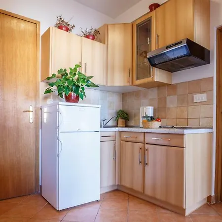 Josephine 2 Apartment Malinska
