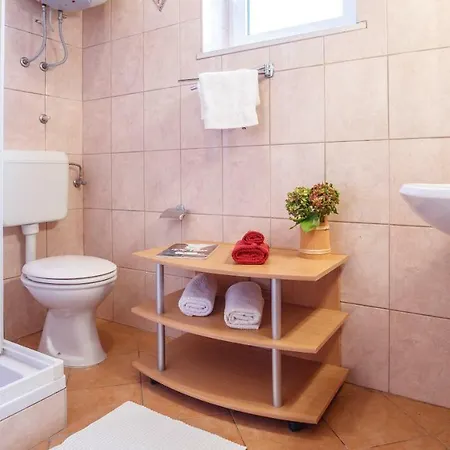 Josephine 2 Malinska